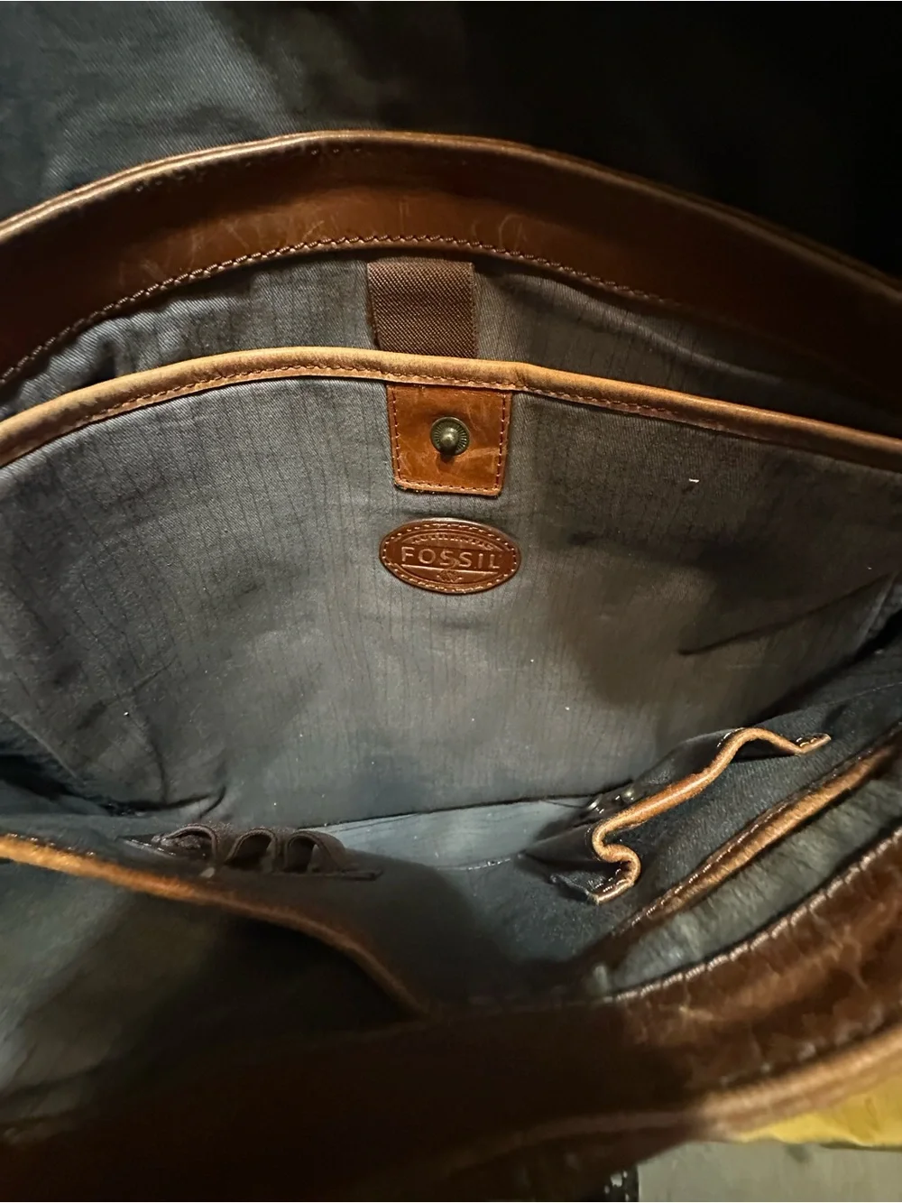 Fossil Chestnut Brown Leather Messenger Bag with Adjustable Strap